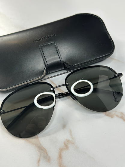 Pre-owned Saint Laurent black metal aviators
