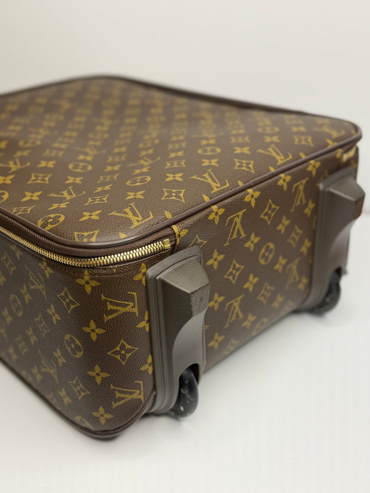 Pre-owned Louis Vuitton monogram, canvas, carry-on luggage