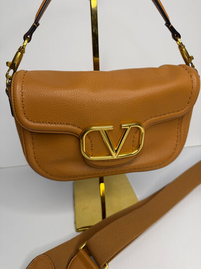 Pre-owned Valentino Garavani Alltime camel tone leather shoulder bag