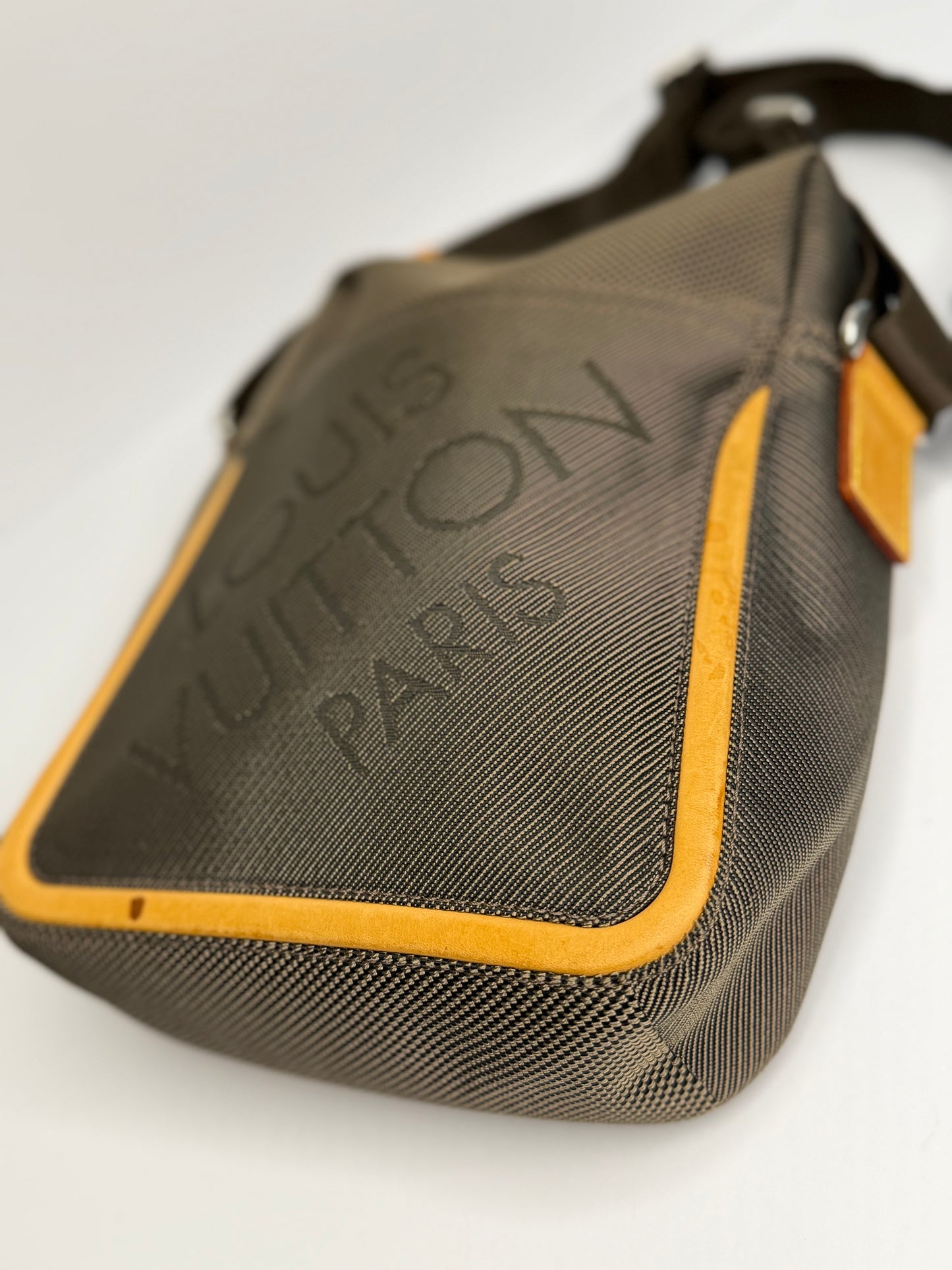 Pre-owned Louis Vuitton Canvas Citadin messenger Crossbody