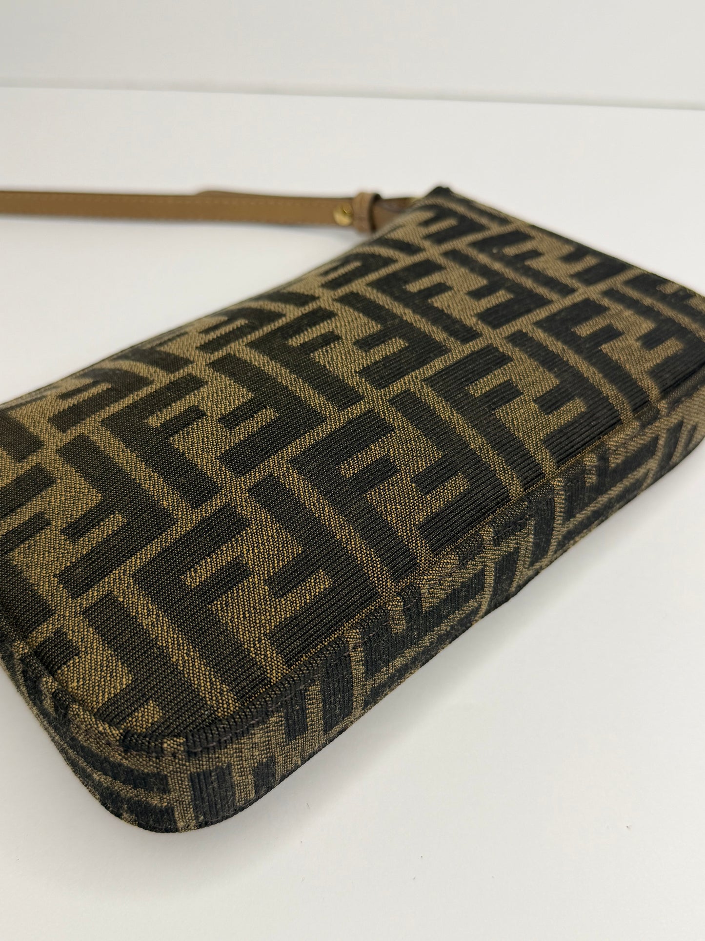 Pre-owned Fendi Baguette Pouch
Brown jacquard FF canvas
