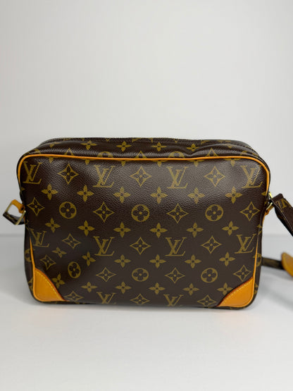 Pre-owned Louis Vuitton monogram canvas Nile Messenger Bag 28