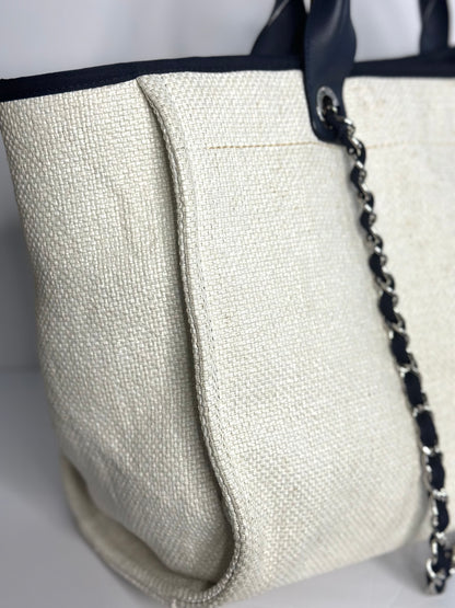 Pre-owned Chanel White and Navy Blue Canvas Deauville Medium Tote
