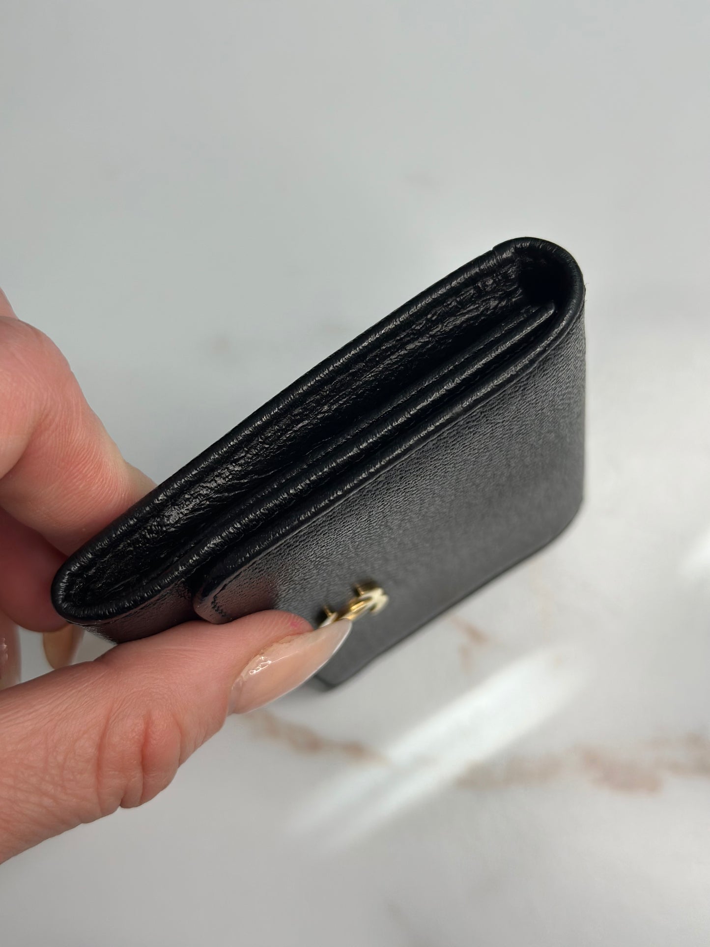 Pre-owned Chanel black leather trifold card holder