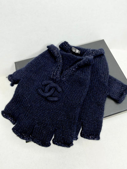 Pre-owned Chanel Navy Cashmere fingerless gloves with box