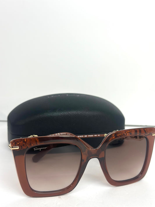 #23 Pre-owned Ferragamo Women's Fashion Transparent Brown Sunglasses