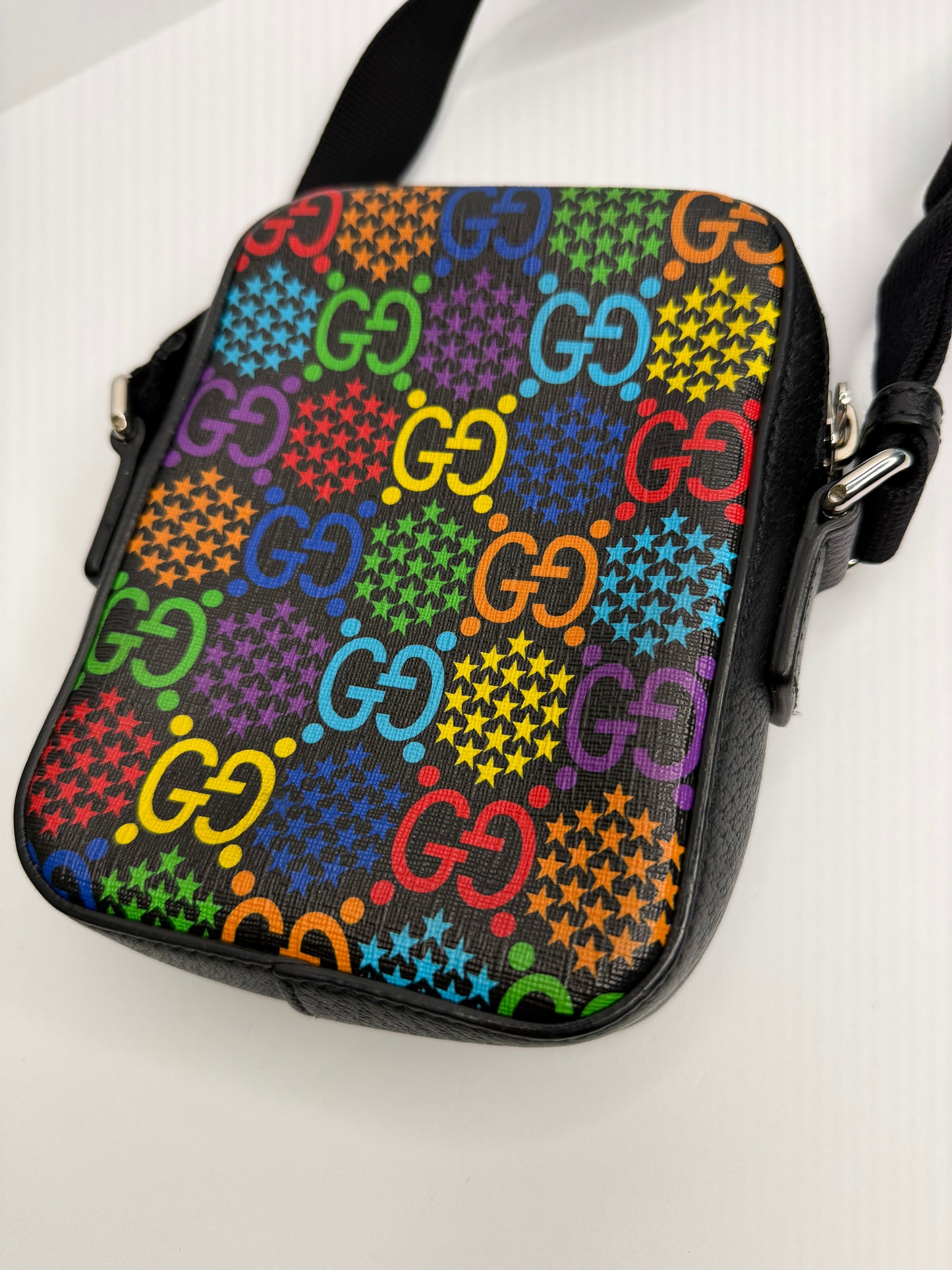 Pre-owned Gucci GG Psychedelic shoulder bag, a compact canvas crossbody
