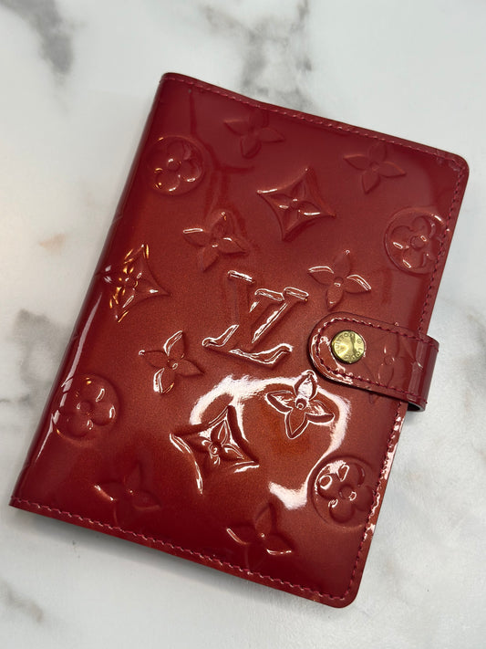 Pre-owned Louis Vuitton red vernis Vernis Small Ring Agenda Cover Pomme D'Amour agenda PM