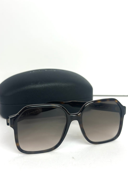 #22 Pre-owned Ferragamo Women's Dark Tortoise Sunglasses