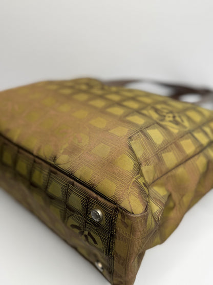Pre-owned Chanel Green x Brown travel line tote