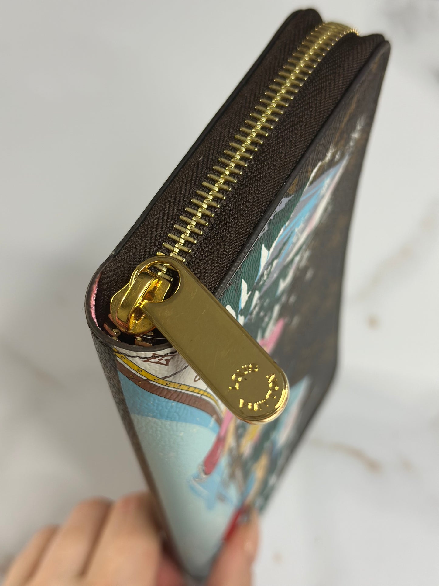 Pre-owned Louis Vuitton Monogram 2023 Christmas Animation Alpine Zippy Wallet Pink