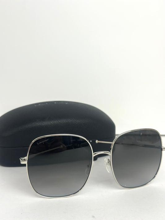 #21 Pre-owned Ferragamo Women's Silver Sunglasses