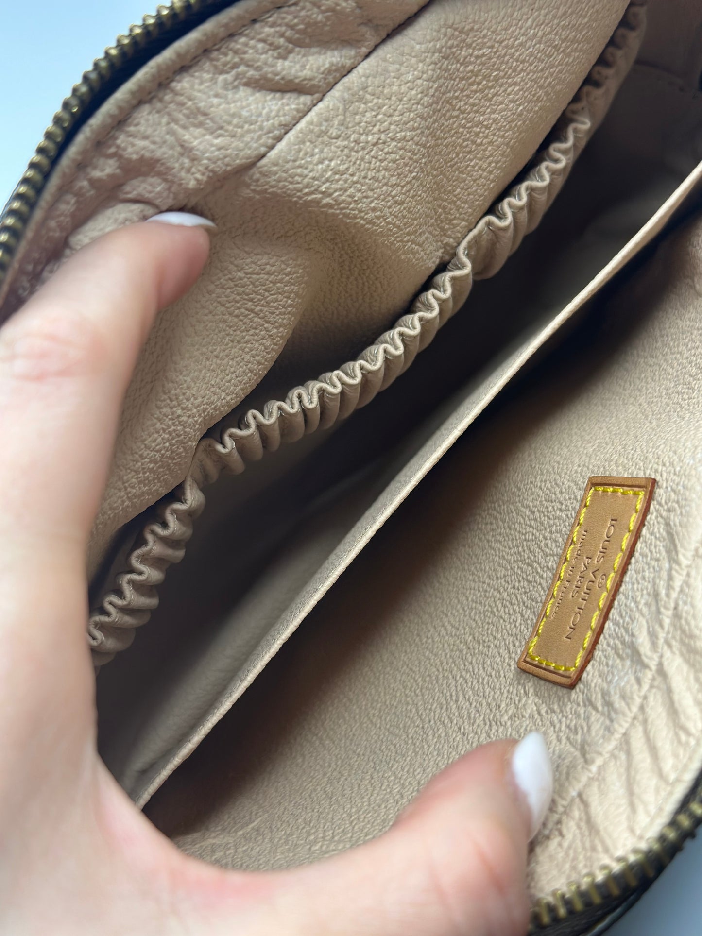 Pre-owned Louis Vuitton monogram canvas toiletry pouch 25