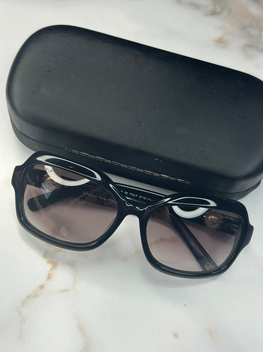 Pre-owned Chanel black acetate pearl embellishment sunglasses