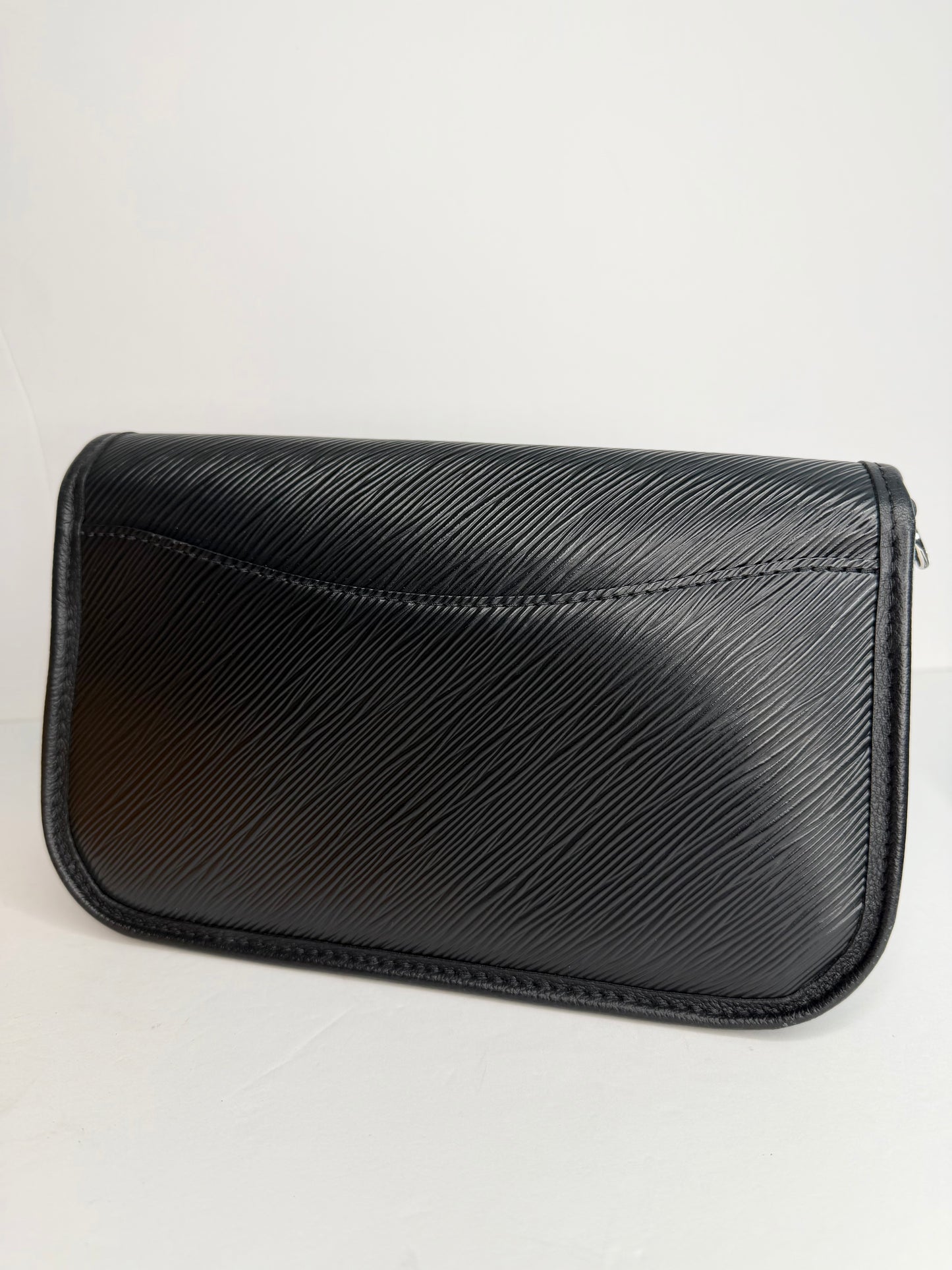 Pre-owned Louis Vuitton Black Epi Leather Buci crossbody