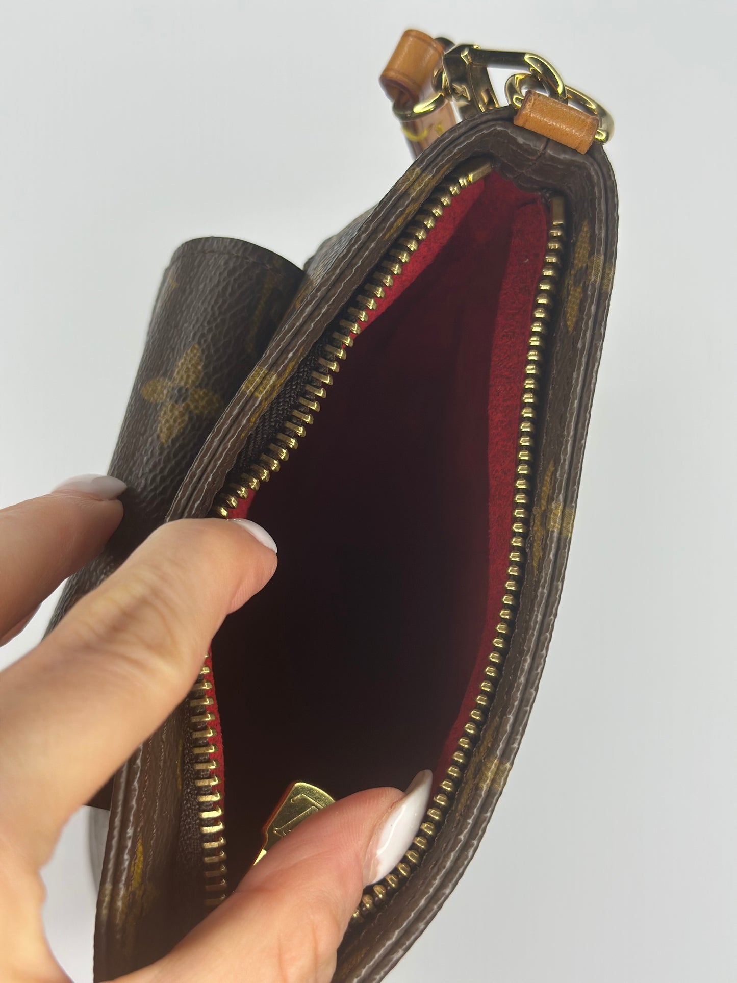Pre-owned Louis Vuitton Monogram Partition Wristlet