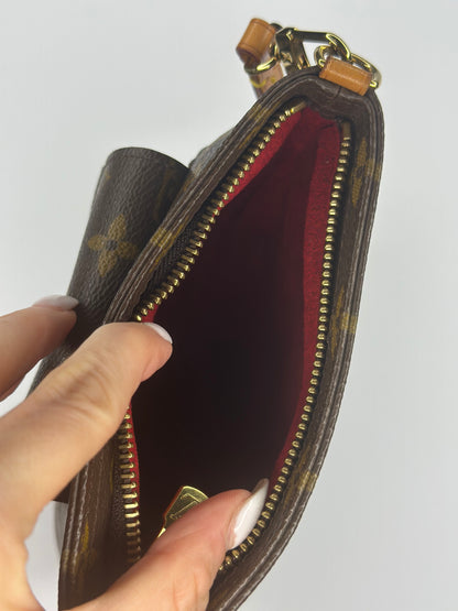 Pre-owned Louis Vuitton Monogram Partition Wristlet
