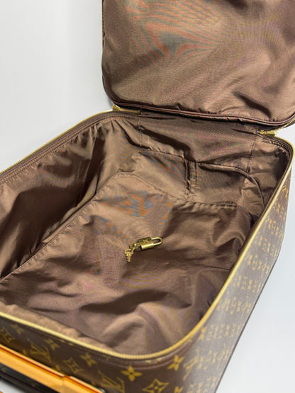 Pre-owned Louis Vuitton monogram, canvas, carry-on luggage