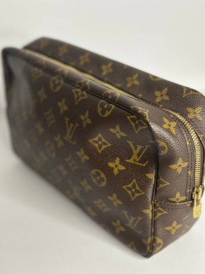 Pre-owned Louis Vuitton monogram canvas toiletry 28 pouch