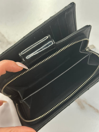 Pre-owned Chanel Patent Quilted Brilliant Zipped Pocket Wallet Black