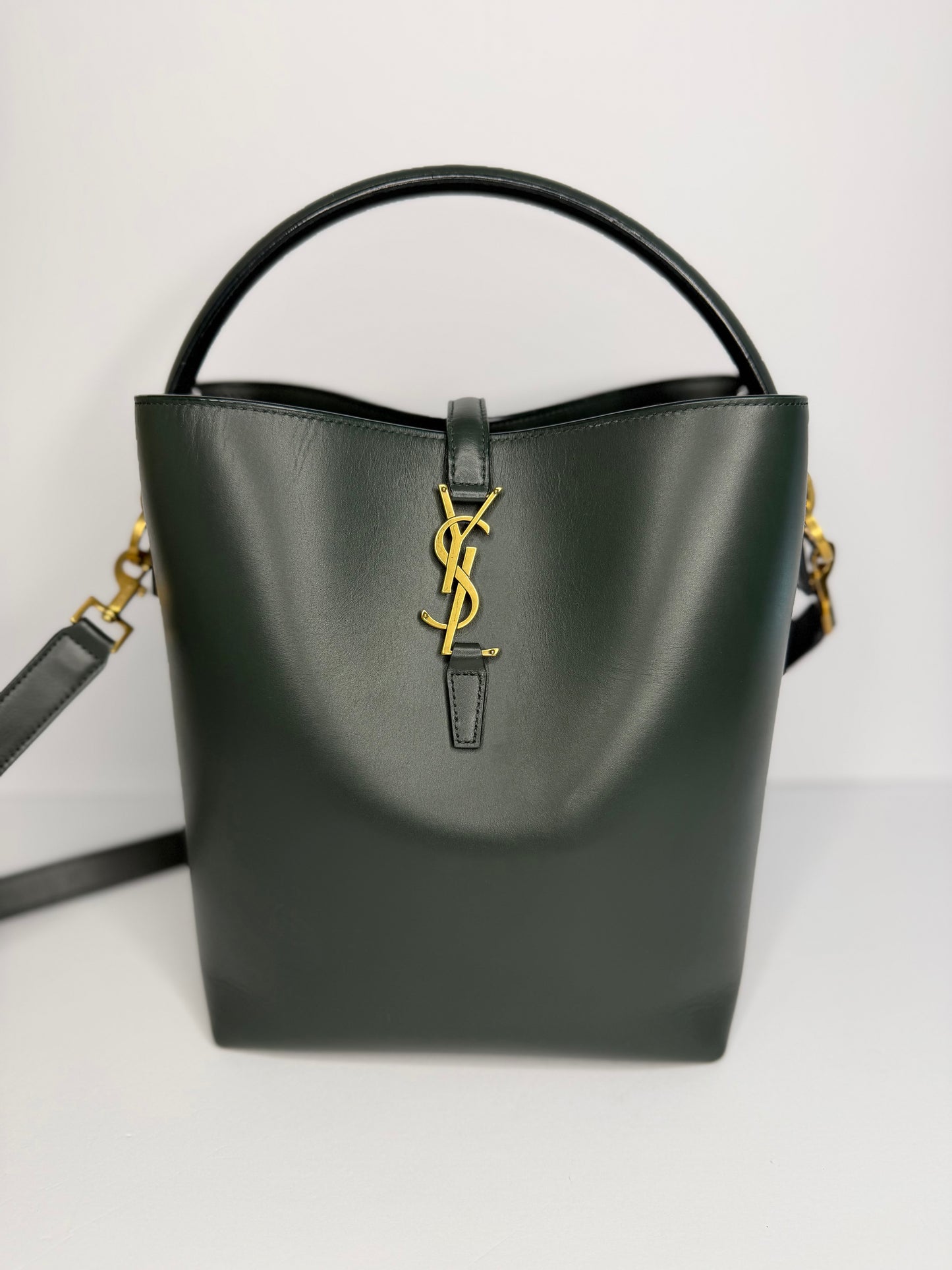 Pre-Owned YSL Shiny Calfskin Le 37 Bucket Bag Vert Fonce