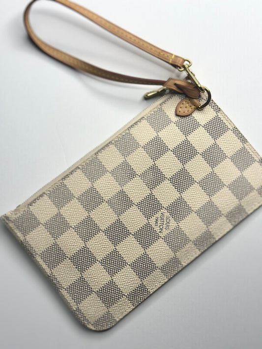 Pre-owned Louis Vuitton Damier Azur neverfull PM wristlet