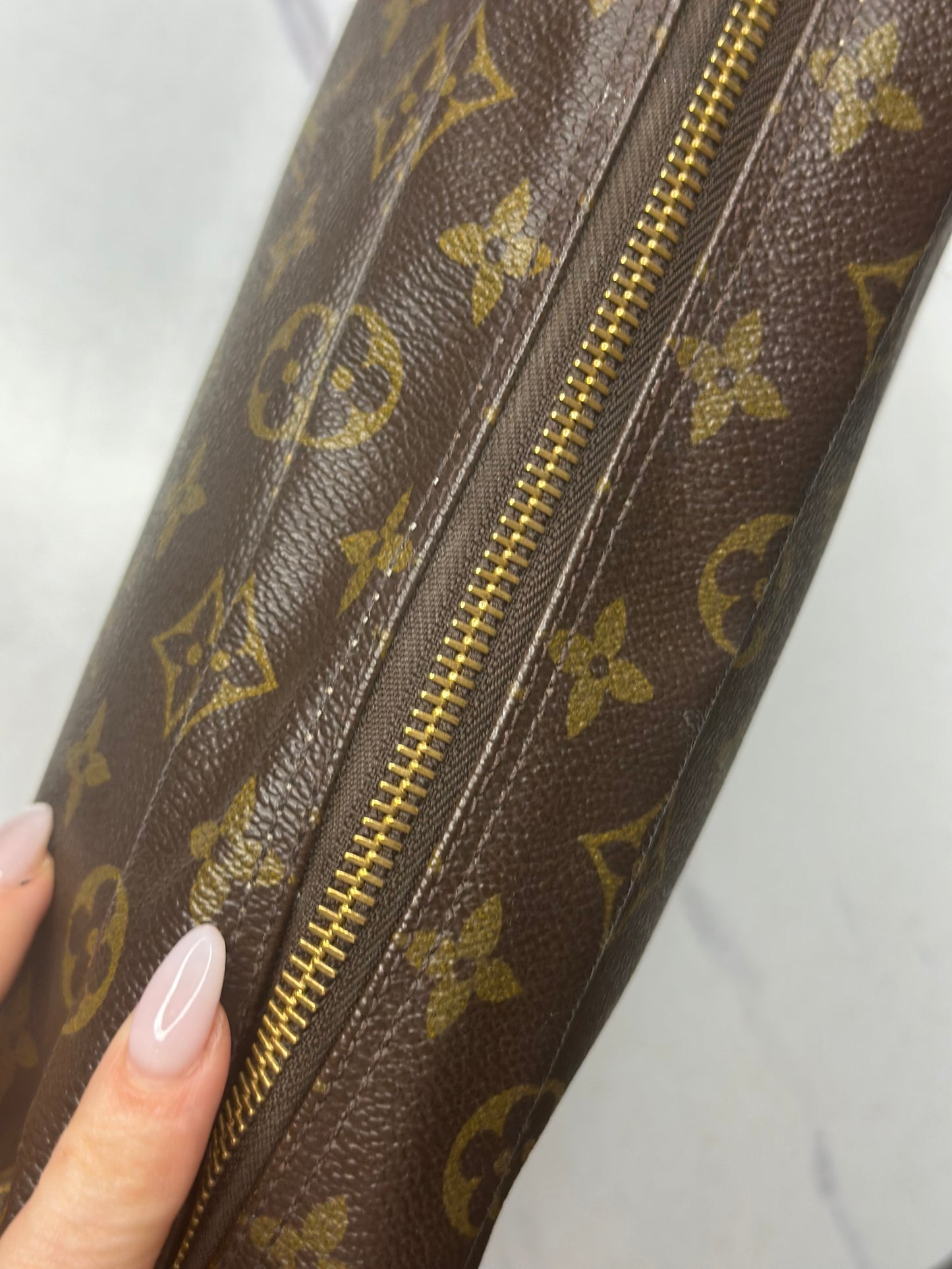 Pre-owned Louis Vuitton monogram canvas trousse 28 toiletry bag