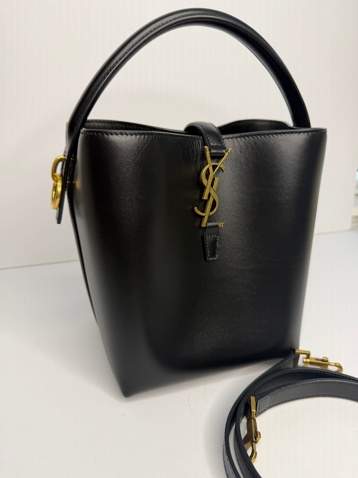 Pre-owned Saint Laurent Le 37 Small Bucket Bag two way tote