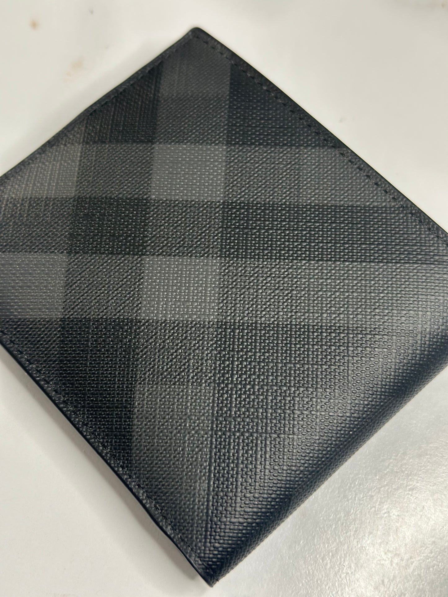 Pre-owned Burberry black and grey men’s bi-fold