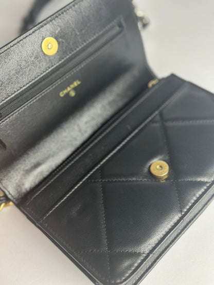 Pre-owned Chanel 19 quilted lambskin wallet on chain crossbody