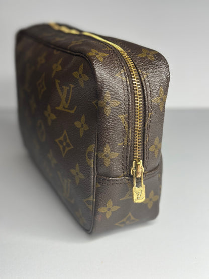 Pre-owned Louis Vuitton monogram canvas trousse 23