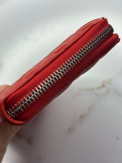 Pre-owned Chanel red quilted lambskin zippy wallet