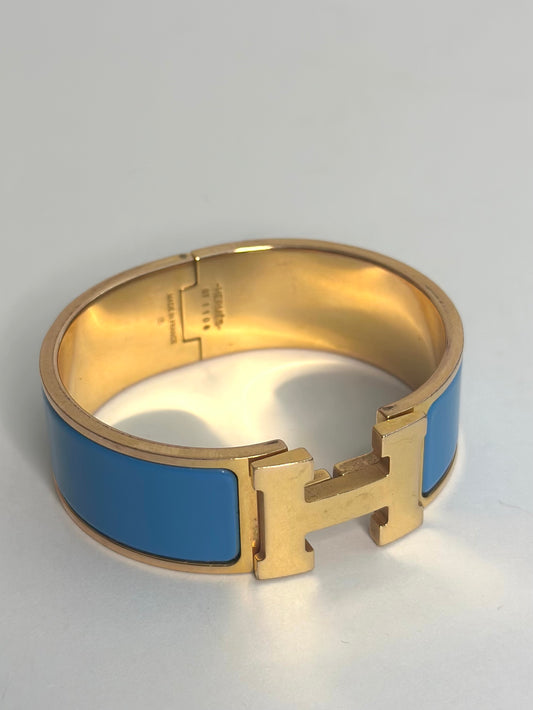 Pre-owned Hermes Paradise Blue Enamel Gold Plated Clic-Clac H PM Wide Bracelet ()