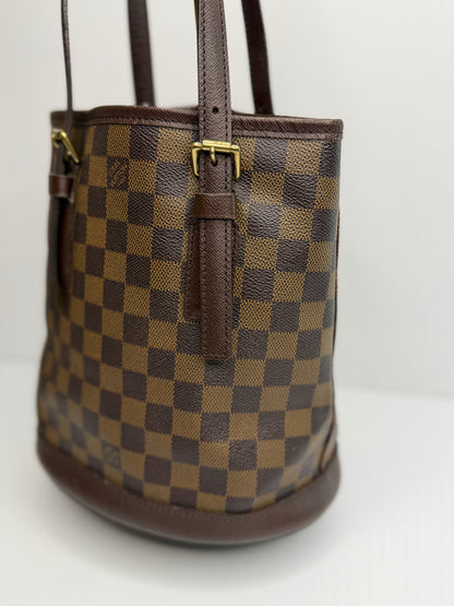 Pre-owned Louis Vuitton Damier ebene marais bucket bag