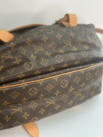 Pre-owned Louis Vuitton monogram canvas saumur 43 crossbody