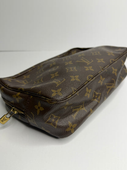 Pre-owned Louis Vuitton monogram canvas Trousse 23 toiletry bag