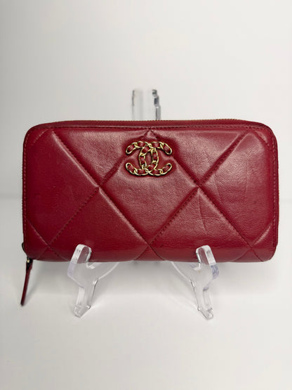 Pre-owned Chanel 19 Zipped Wallet dark red quilted lambskin