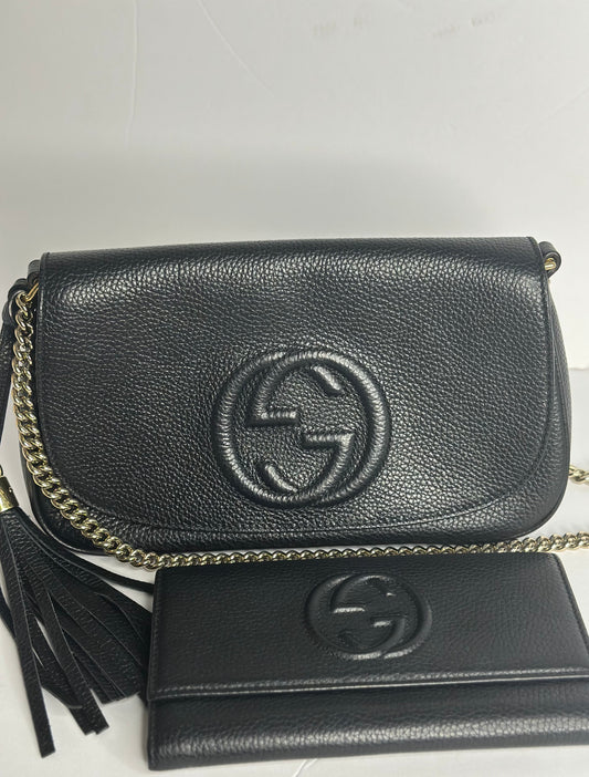 Pre-owned Gucci Black pebbled leather interlocking logo Soho, Crossbody and wallet