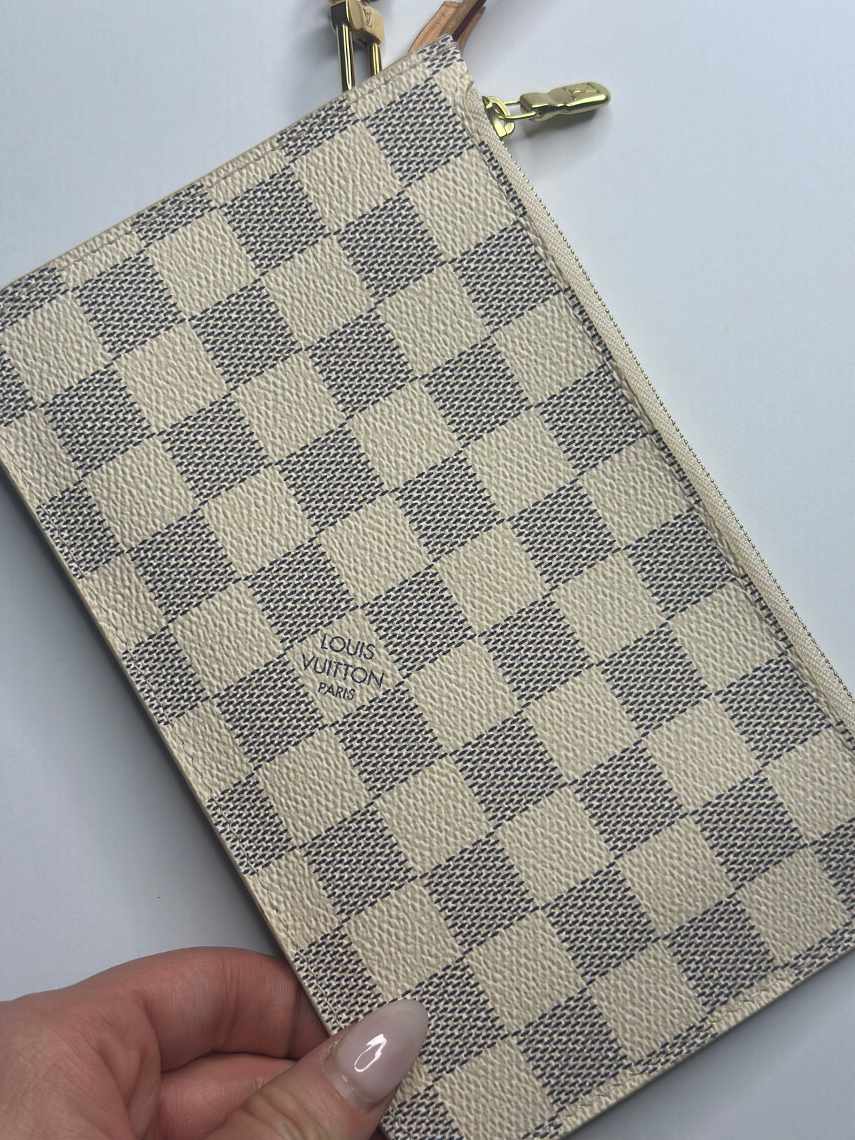 Pre-owned Louis Vuitton Damier Azur neverfull PM wristlet