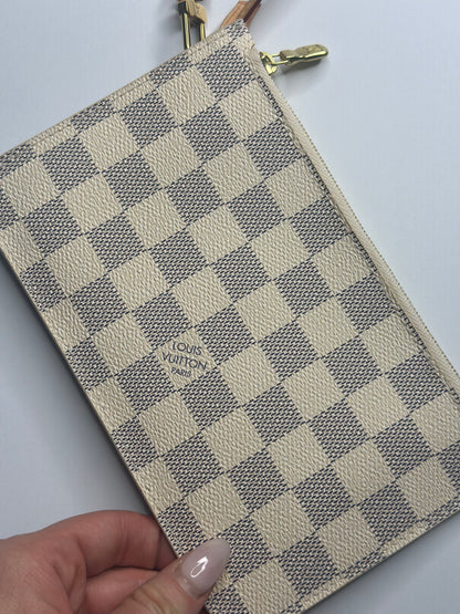 Pre-owned Louis Vuitton Damier Azur neverfull PM wristlet