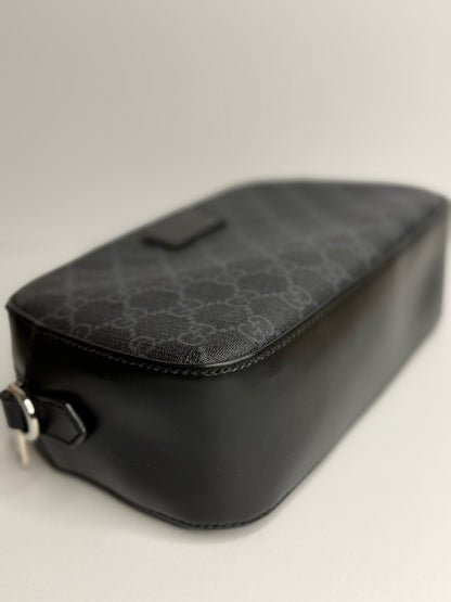 Pre-owned Gucci GG supreme canvas camera bag