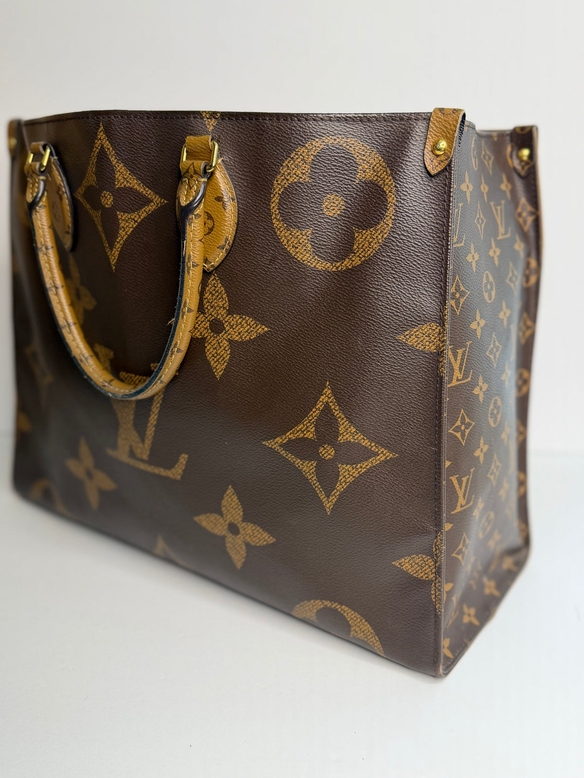 Pre-owned Louis Vuitton giant monogram on the go GM tote