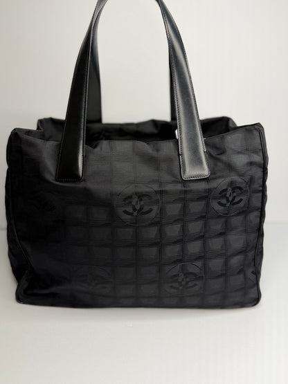 Pre-owned Chanel black nylon travel line tote