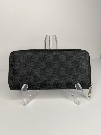 Pre-owned Louis Vuitton Damier Graphite vertical zippy wallet