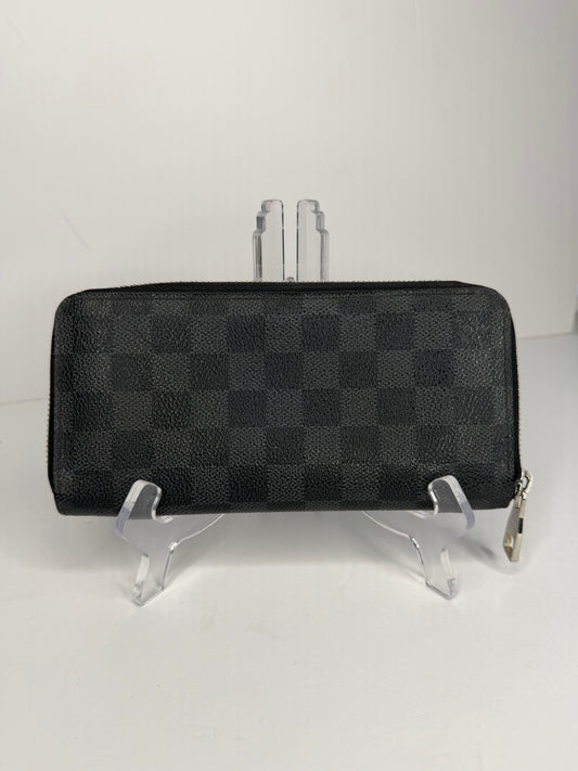Pre-owned Louis Vuitton Damier Graphite vertical zippy wallet