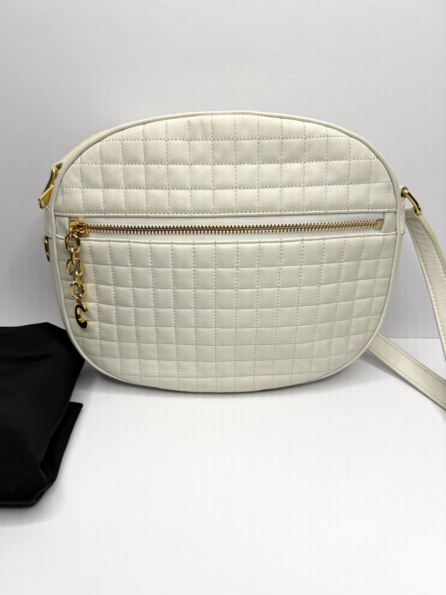 Pre-owned Celine C Charm Medium Camera Bag in quilted calfskin leather and an off-white crossbody