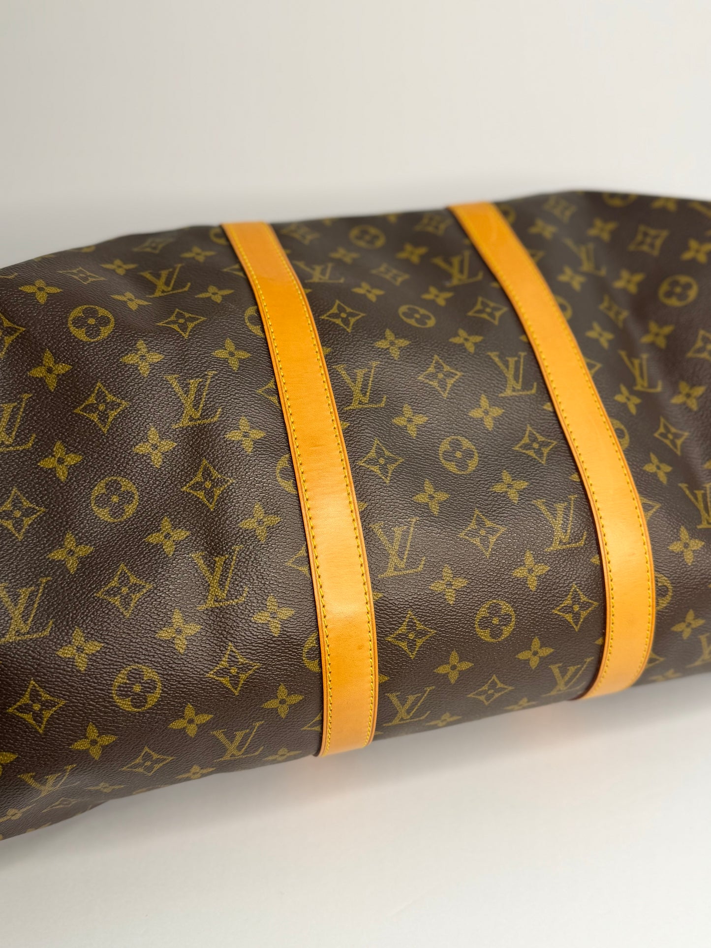 Pre-owned Louis Vuitton monogram canvas Keepall bandolier 50 luggage