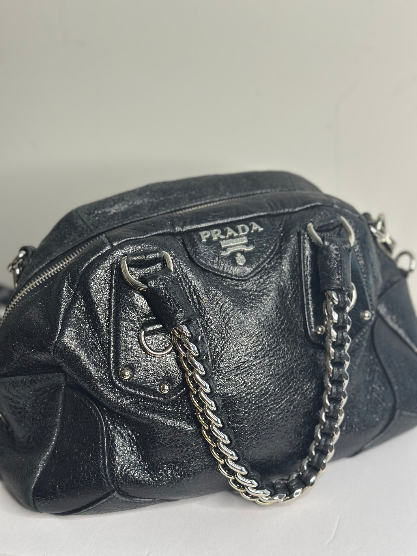 Pre-owned Prada Cervo Lux leather chain shoulder bag with a pebbled texture and silver-tone hardware