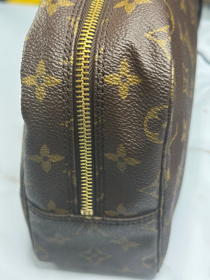 Pre-owned Louis Vuitton Trousse Toiletry Pouch Monogram Canvas 28