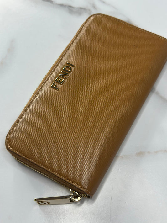 Pre-owned Fendi brown leather zippy long wallet